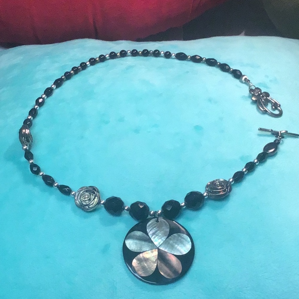 Abalone Shell Lacquerware Pendant with rosettes & beaded necklace